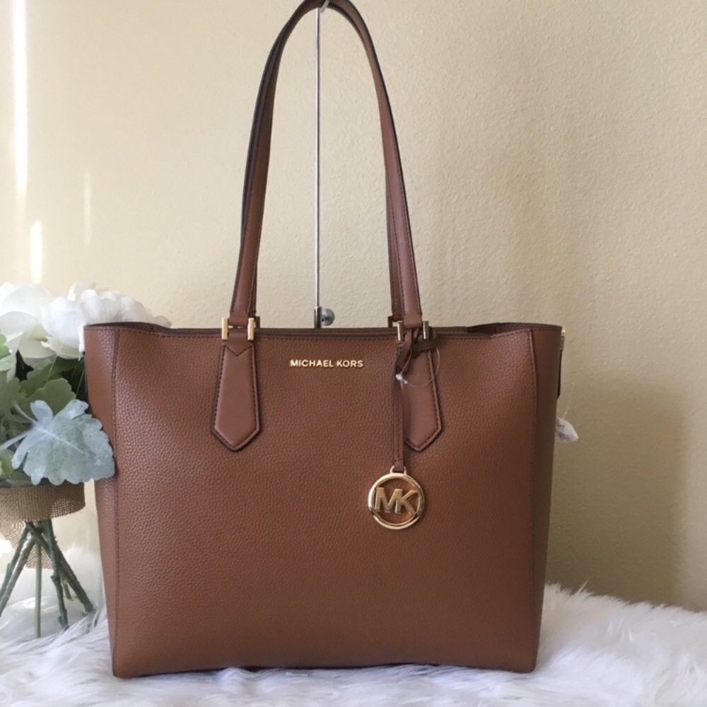 Last set✨Michael Kors 3 in 1 Kimberly tote set - Picture 8 of 8